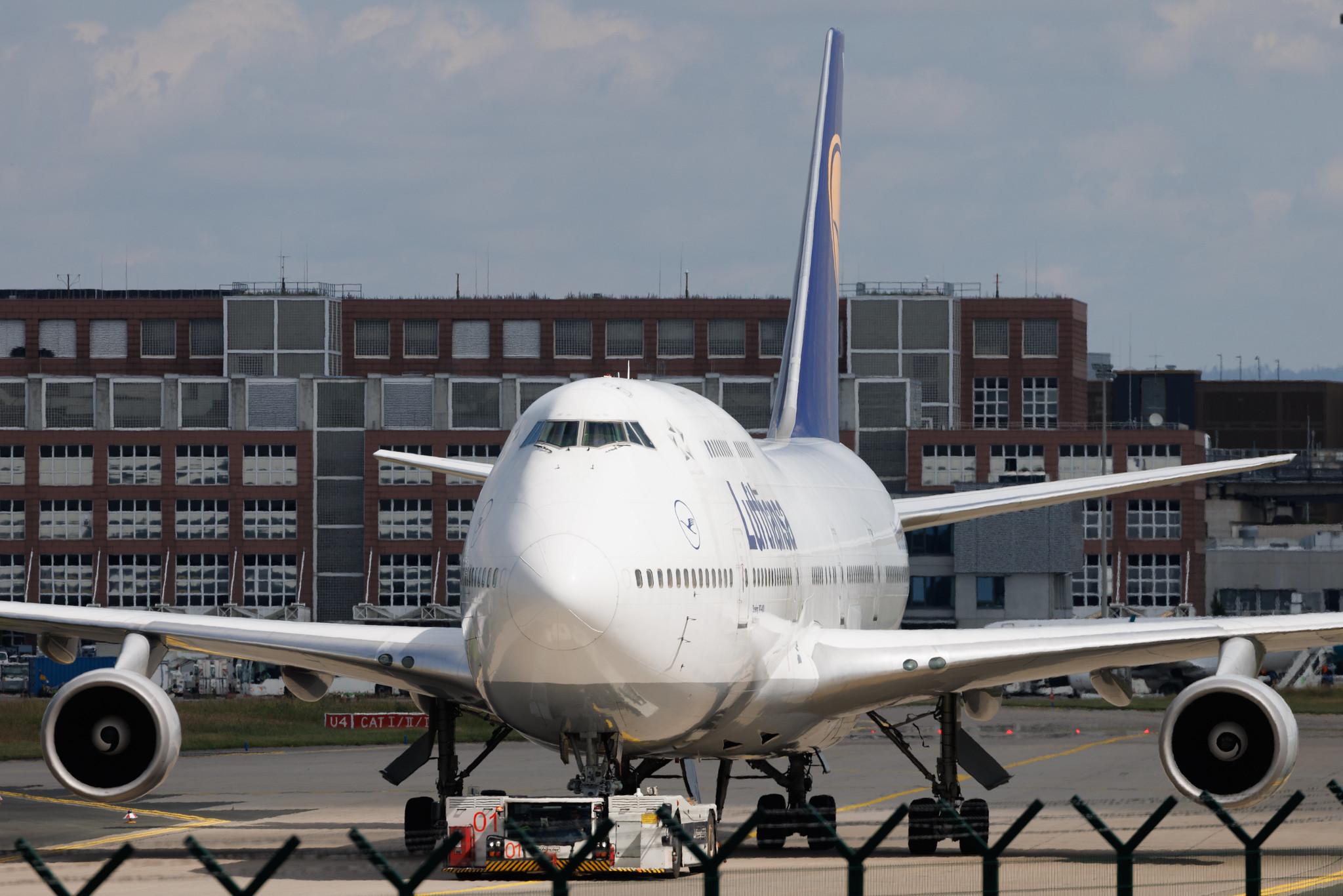 Frankfurt Airport: Lufthansa (LH / DLH) | Boeing 747-430 B744 | D-ABVW | MSN 29493