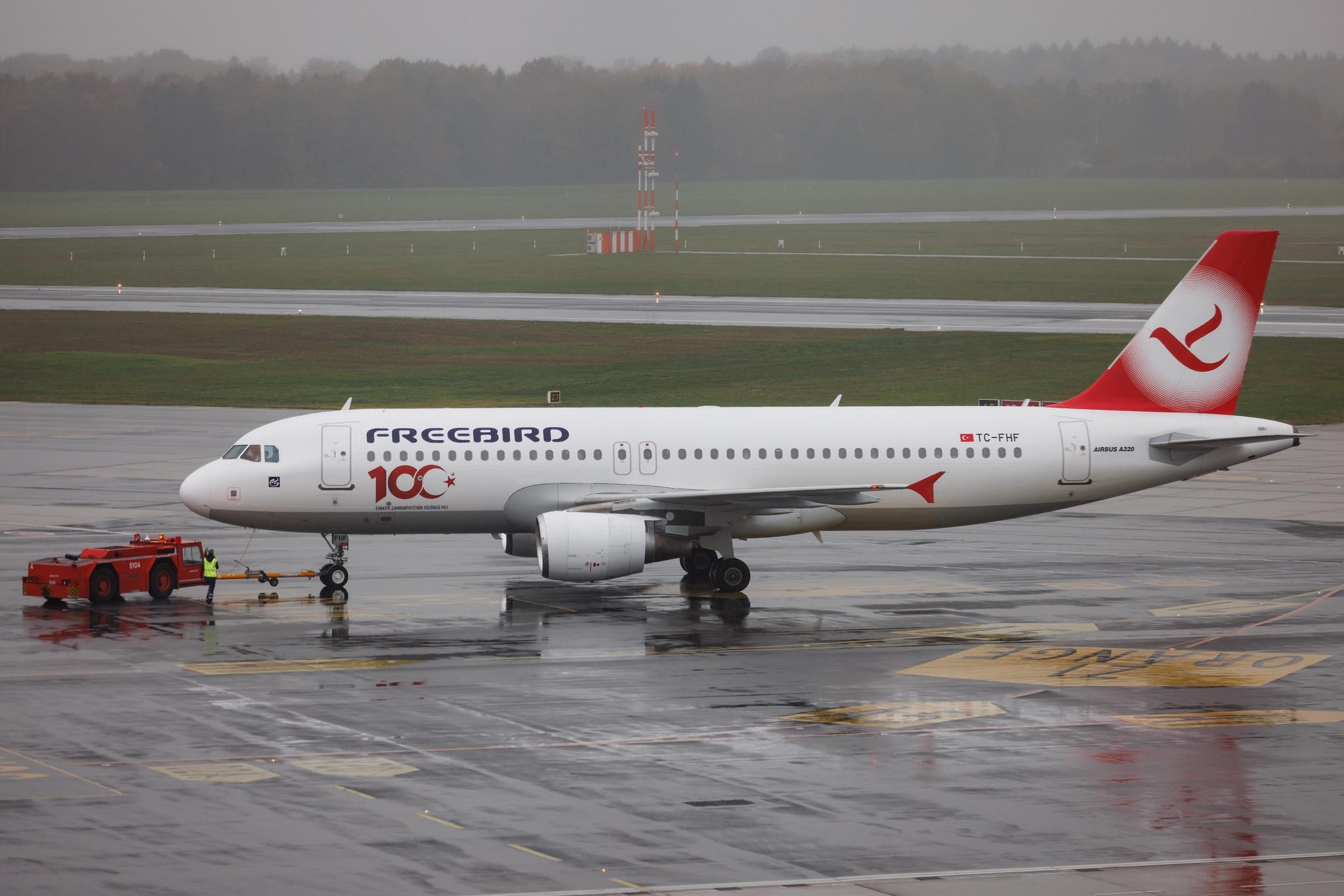 Hamburg Airport: Freebird Airlines (FH / FHY) | Airbus A320-214 A320 | TC-FHF | MSN 03514