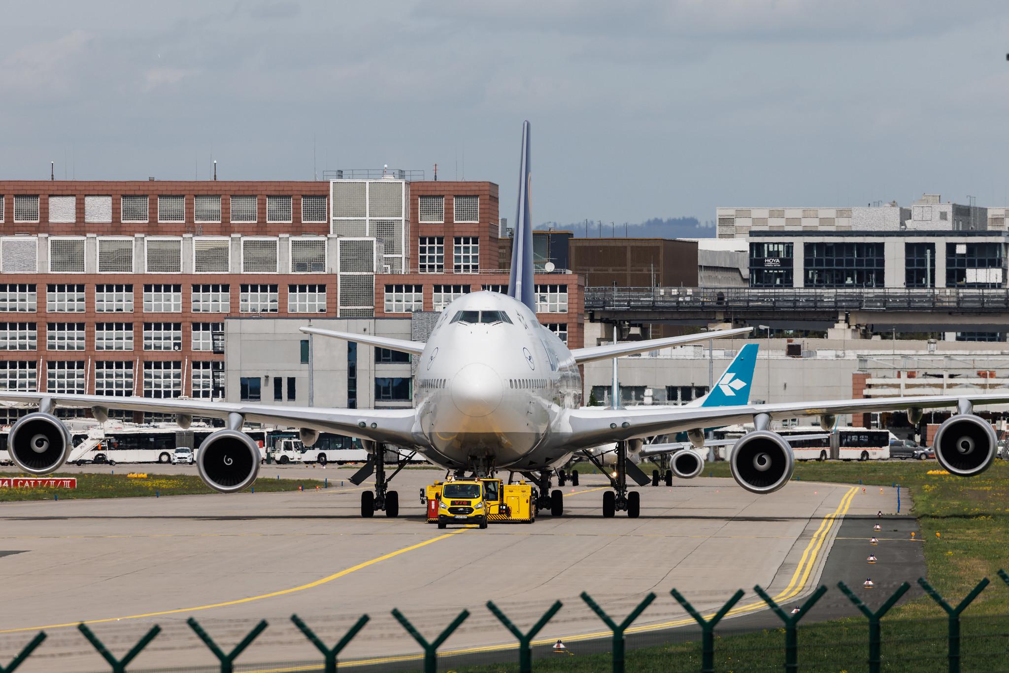 Frankfurt Airport: Lufthansa (LH / DLH) | Boeing 747-430 B744 | D-ABVX | MSN 29868