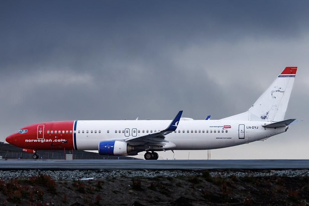 Longyearbyen Svalbard Airport: Norwegian (DY / NOZ) | Livery: Georg Brandes Livery | Boeing 737-8JP B738 | LN-DYJ | MSN 39045