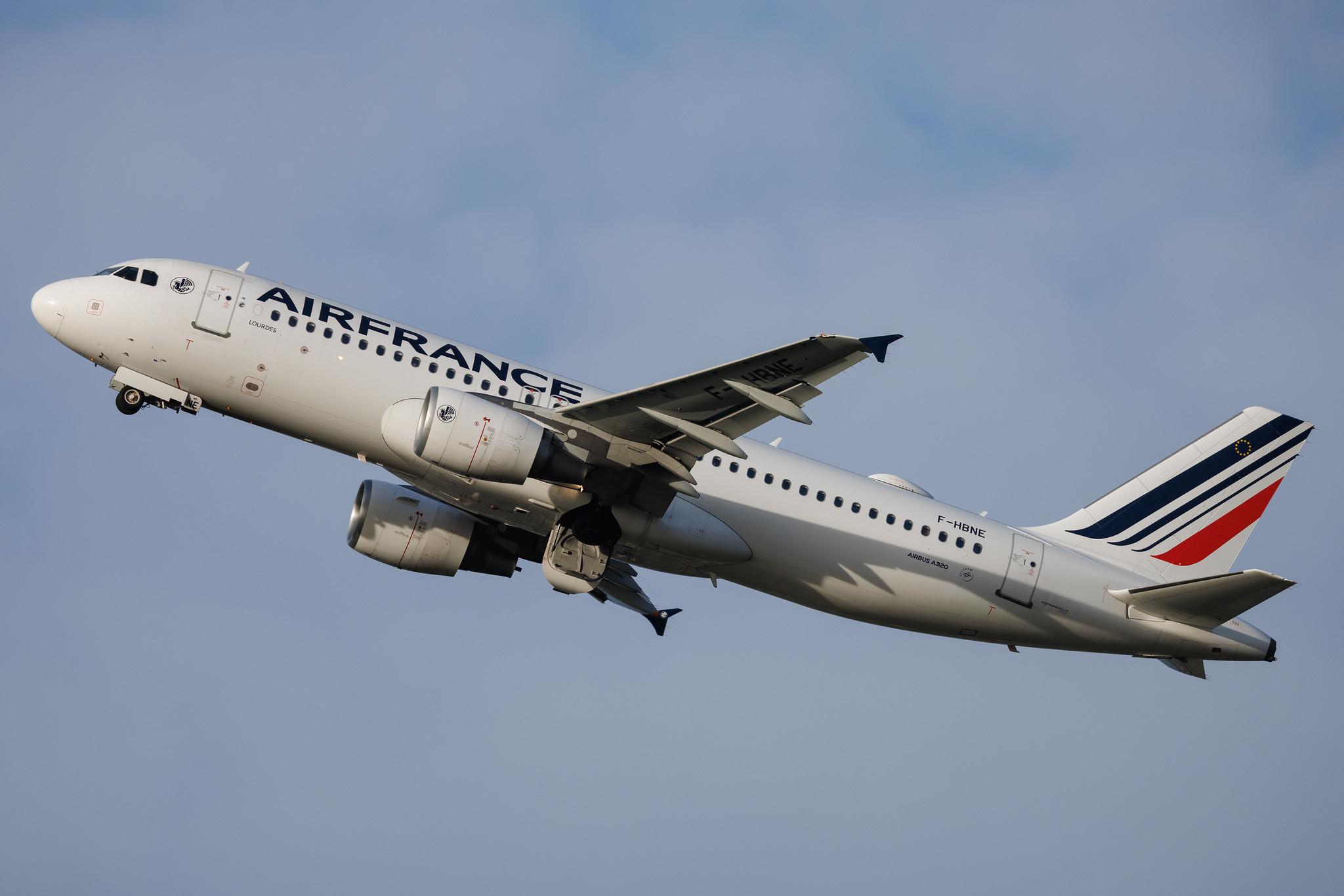 Paris Orly Airport: Air France (AF / AFR) | Airbus A320-214 A320 | F-HBNE | MSN 04664