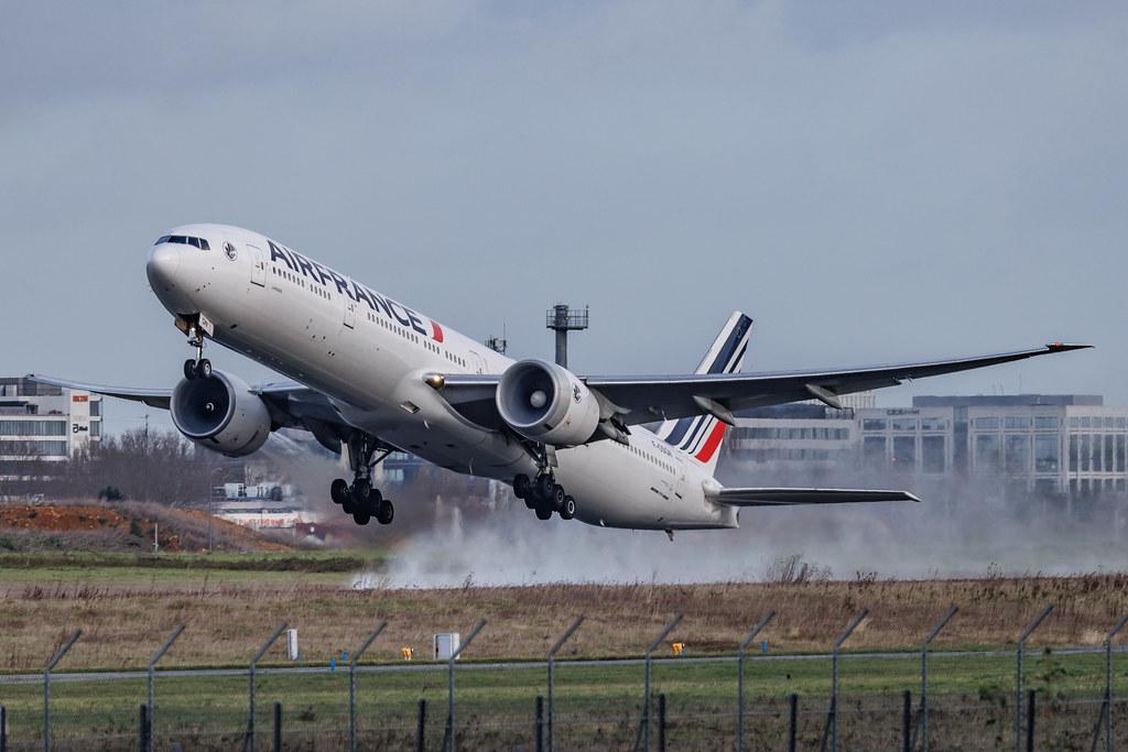 Paris Orly Airport: Air France (AF / AFR) | Boeing 777-328(ER) B77W | F-GSQN | MSN 32960