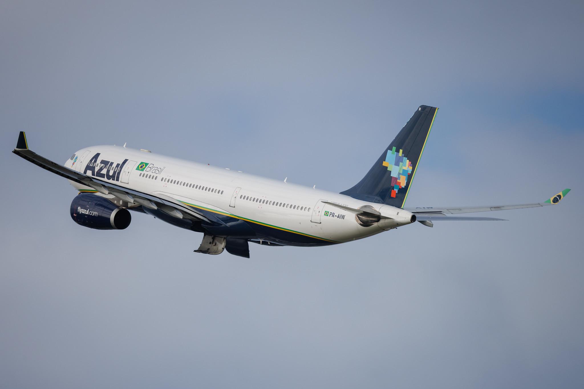 Paris Orly Airport: Azul (AD / AZU) | Airbus A330-243 A332 | PR-AIW | MSN 0462