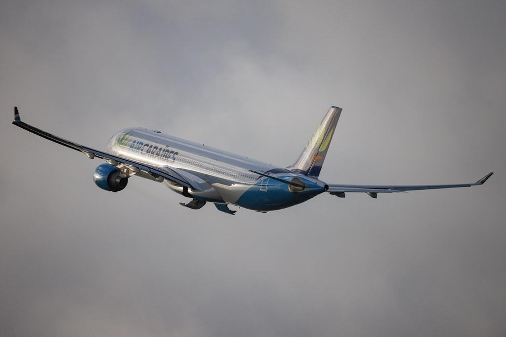 Paris Orly Airport: Air Caraïbes (TX / FWI) | Operator: Air Caraïbes Atlantique | Airbus A330-323 A333 | F-HPUJ | MSN 1727 Paris Orly Airport: Air Caraïbes (TX / FWI) | Operator: Air Caraïbes Atlantique | Airbus A330-323 A333 | F-HPUJ | MSN 1727