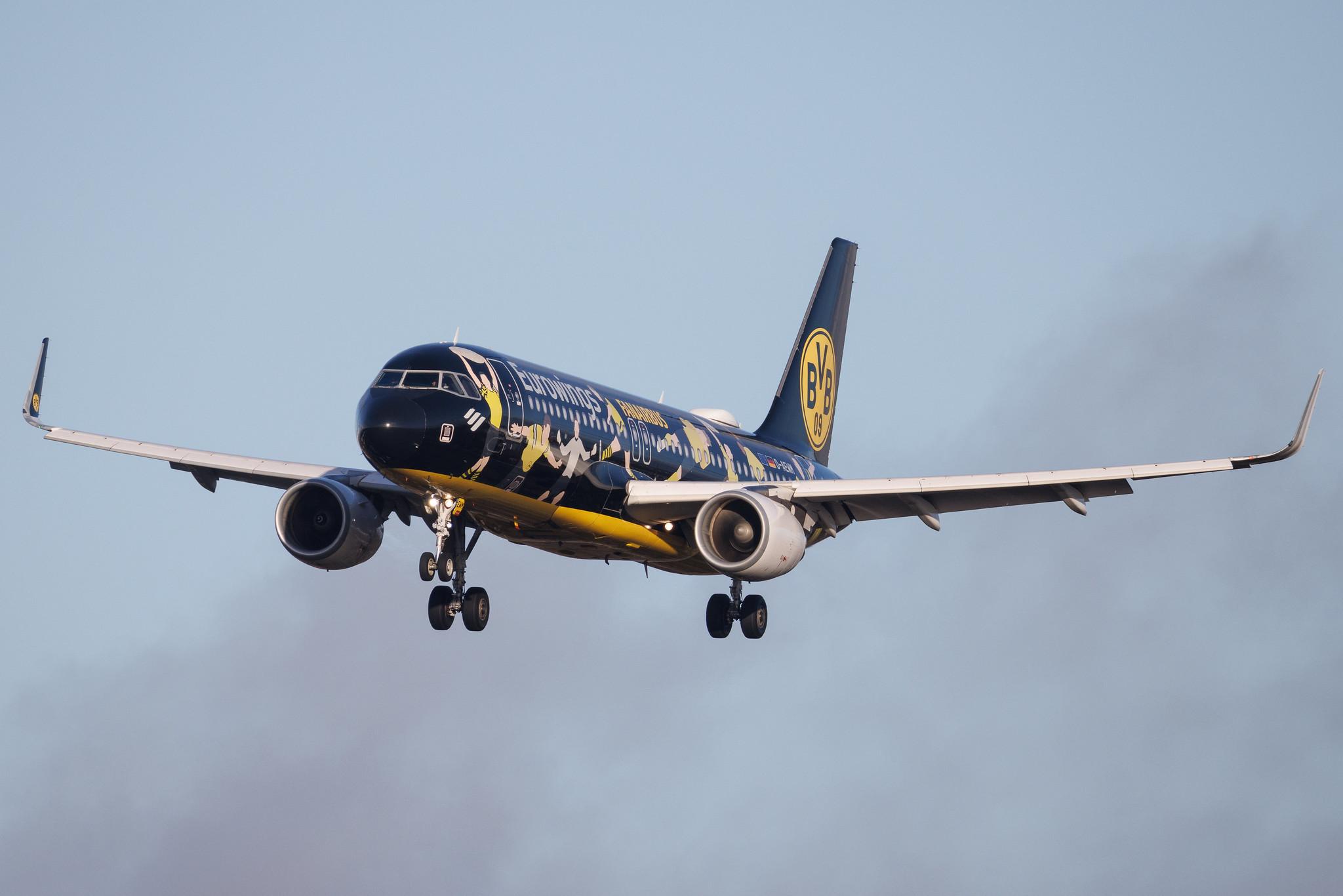 Hamburg Airport: Eurowings (EW / EWG) | Livery: BVB FanAirbus | Airbus A320-214 A320 | D-AEWM | MSN 7259