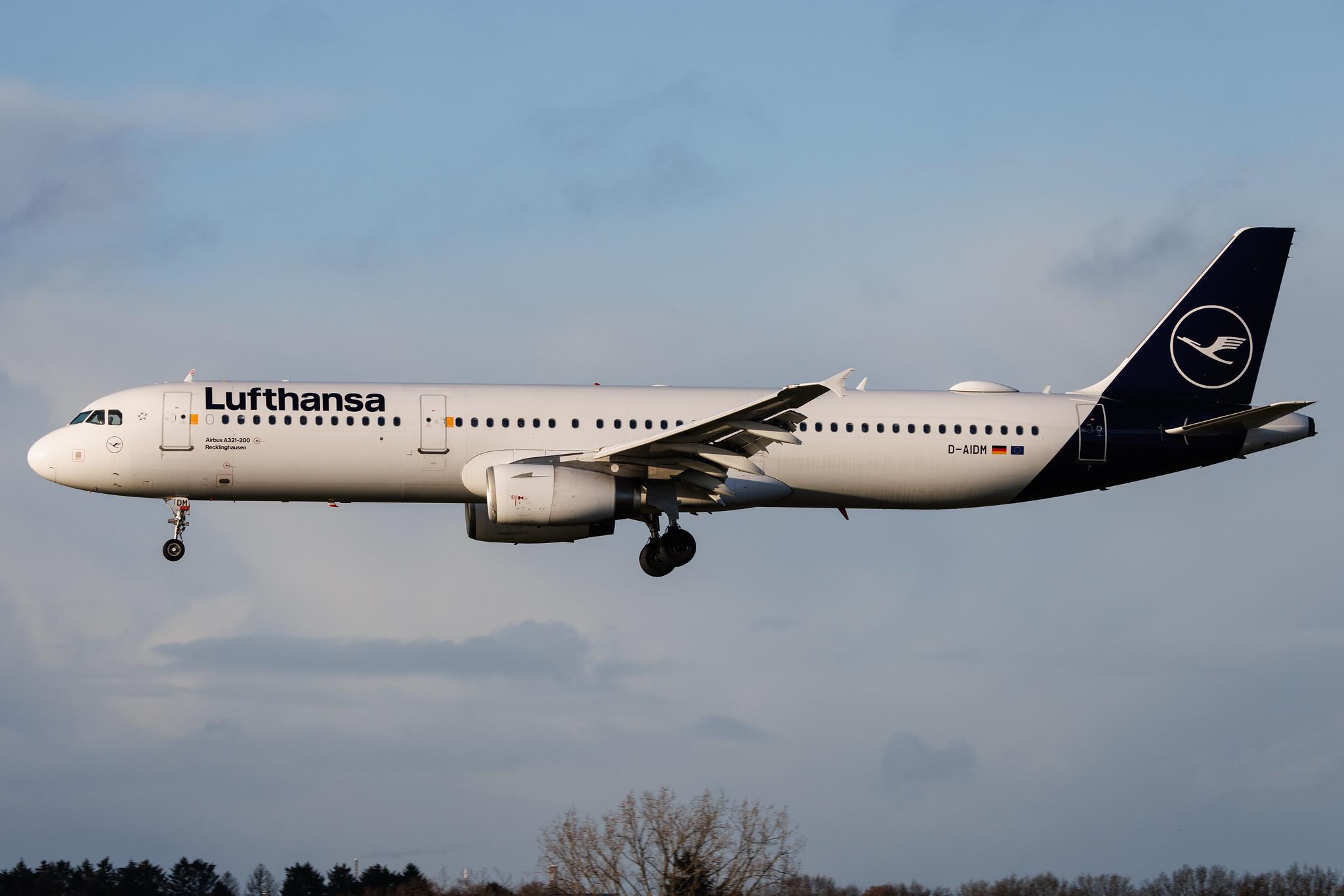 Hamburg Airport: Lufthansa (LH / DLH) | Airbus A321-231 A321 | D-AIDM | MSN 4916