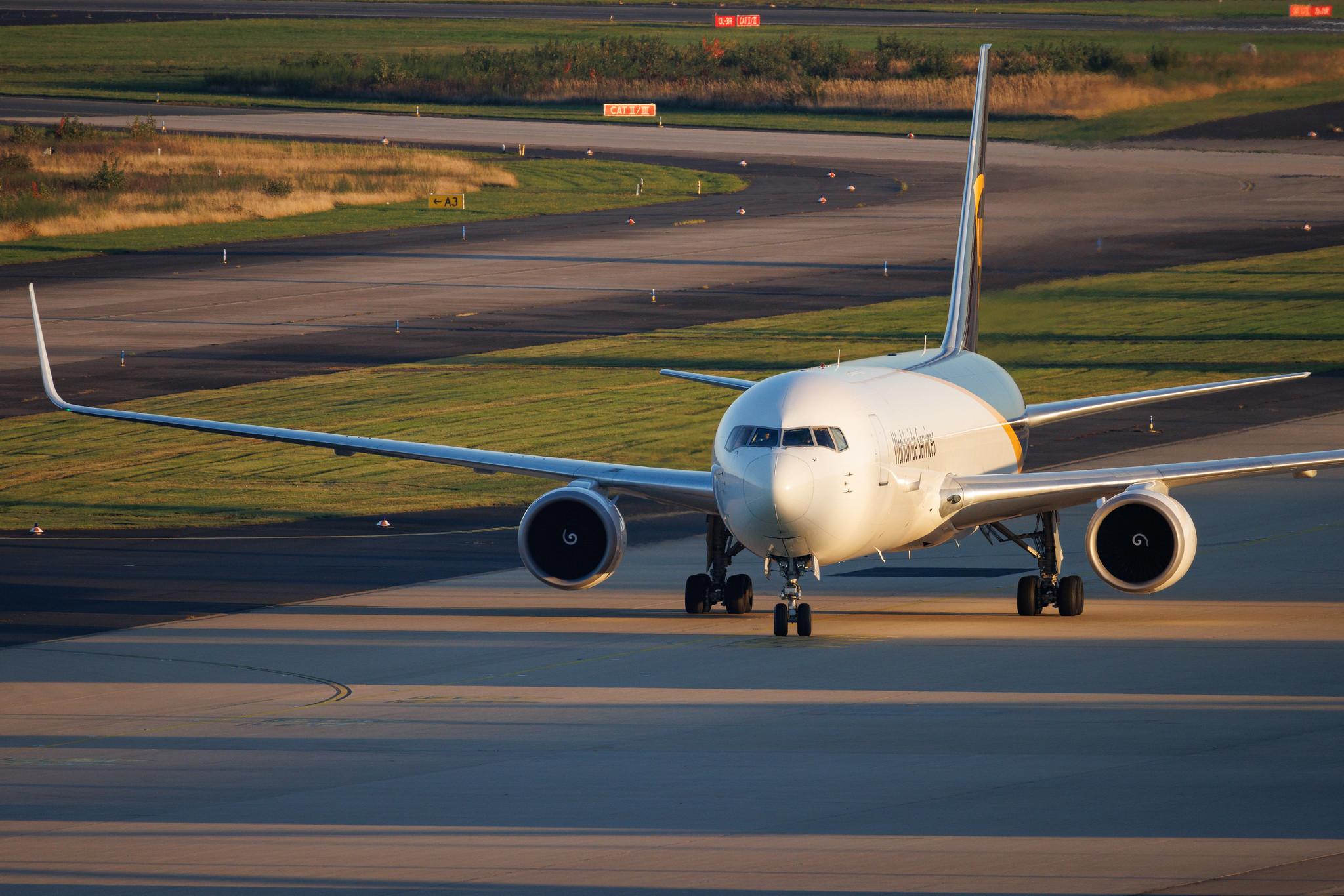 Köln Bonn Airport: UPS (5X / UPS) | Boeing 767-34AF(ER) B763 | N356UP | MSN 37869