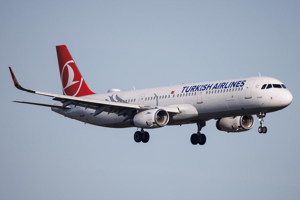 Köln Bonn Airport: Turkish Airlines (TK / THY) | Airbus A321-231 A321 | TC-JSM | MSN 05689