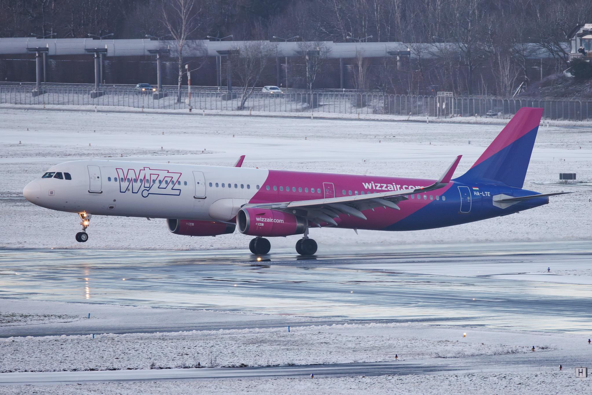 Hamburg Airport: Wizz Air (W6 / WZZ) | Airbus A321-231 A321 | HA-LTE | MSN 8325