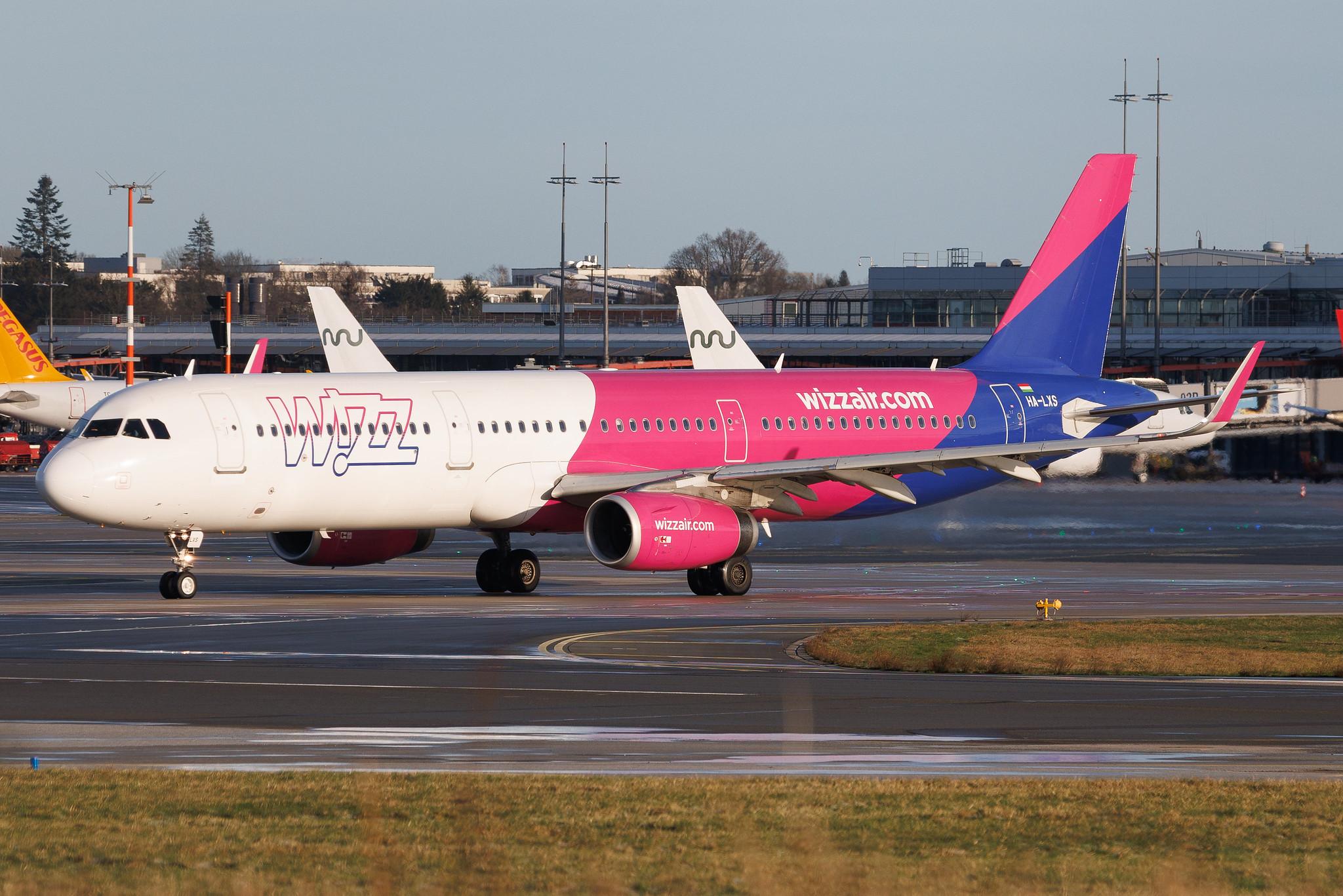 Hamburg Airport: Wizz Air (W6 / WZZ) | Airbus A321-231 A321 | HA-LXS | MSN 07702