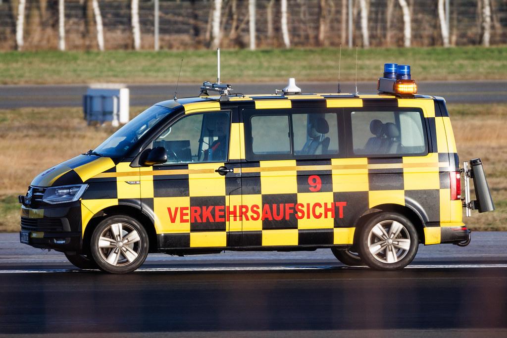 Hamburg Airport: Verkehrsaufsicht 9
