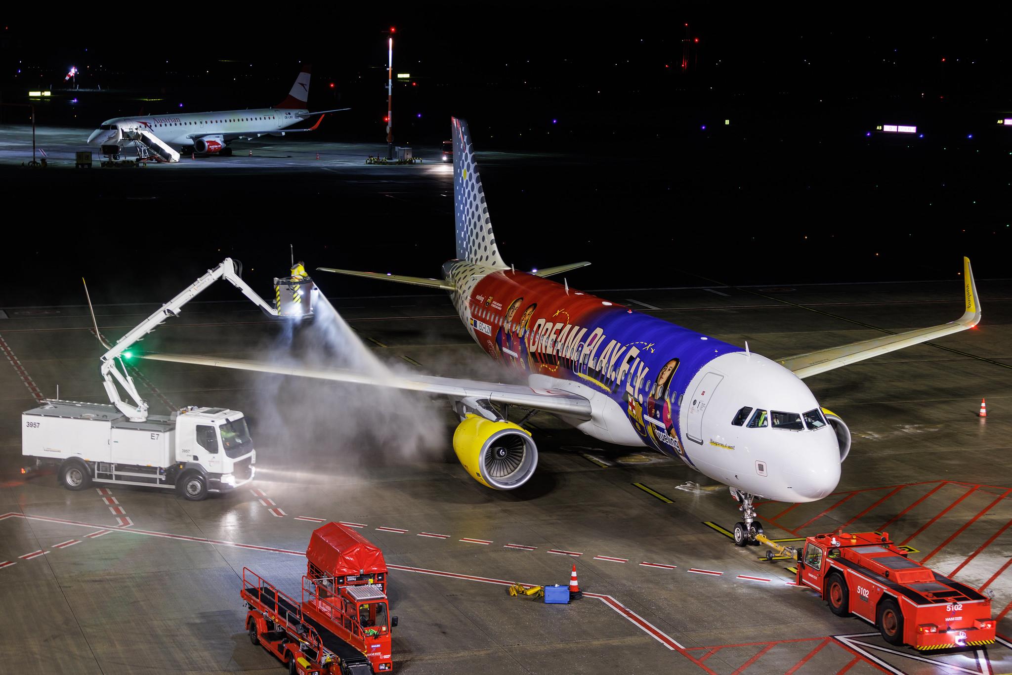 Hamburg Airport: Vueling (VY / VLG) | Livery: Dream. Play. Fly. Livery | Airbus A320-214 A320 | EC-LZN | MSN 05925