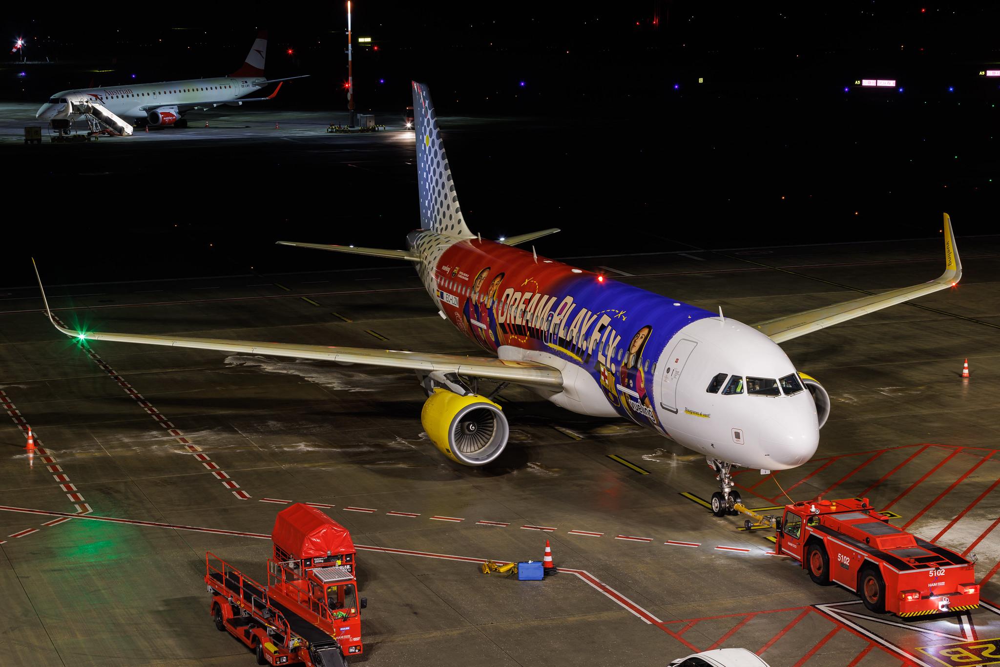 Hamburg Airport: Vueling (VY / VLG) | Livery: Dream. Play. Fly. Livery | Airbus A320-214 A320 | EC-LZN | MSN 05925