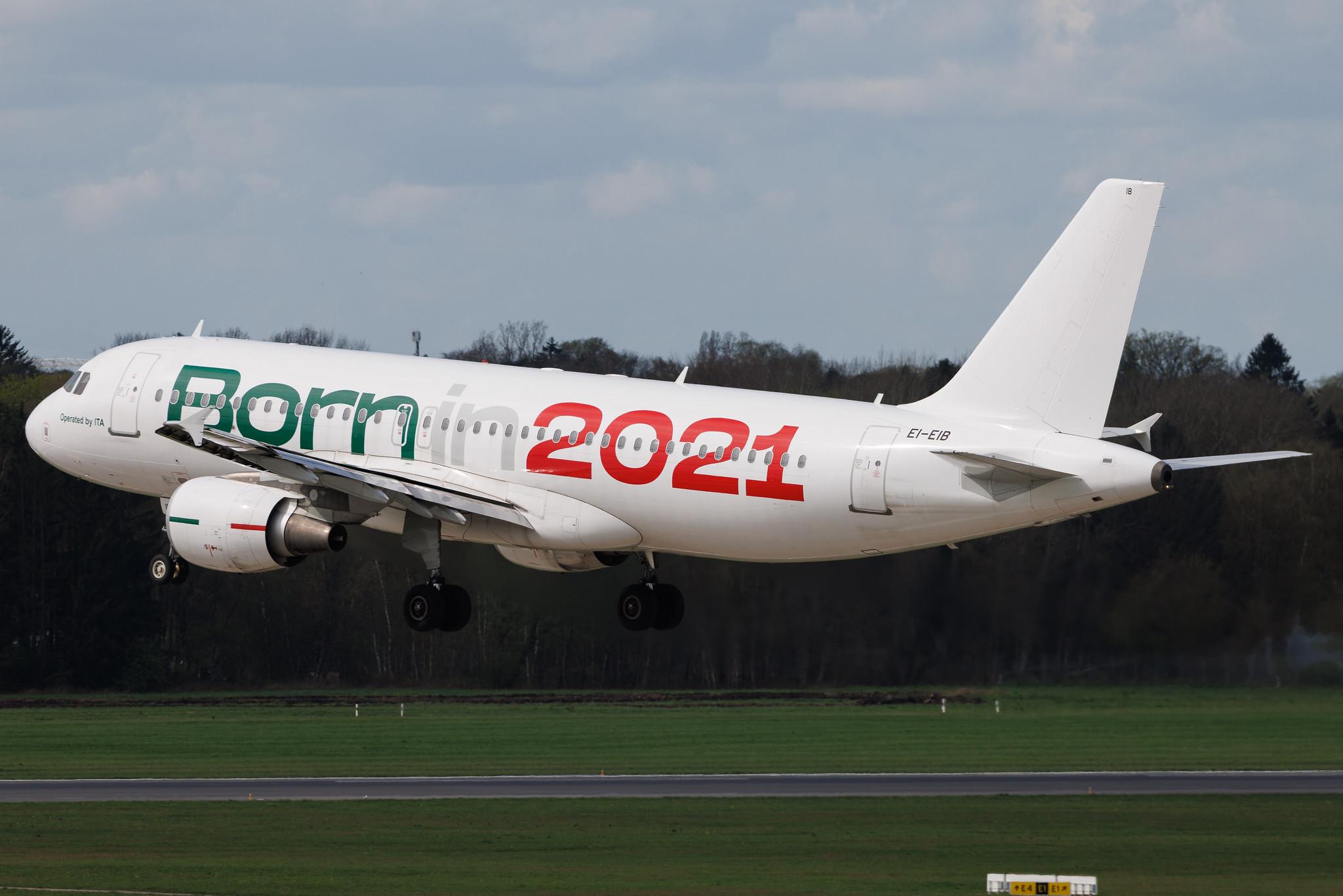 Hamburg Airport: ITA Airways (AZ / ITY) | Livery: Born in 2021 Livery | Airbus A320-216 A320 | EI-EIB | MSN 04249