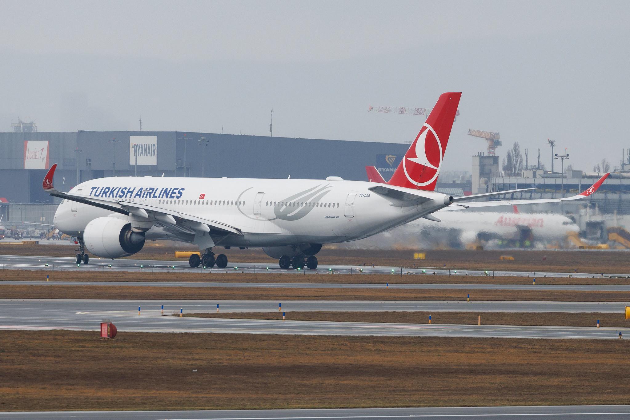 Vienna International Airport: Turkish Airlines (TK / THY) | Airbus A350-941 A359 | TC-LGB | MSN 421