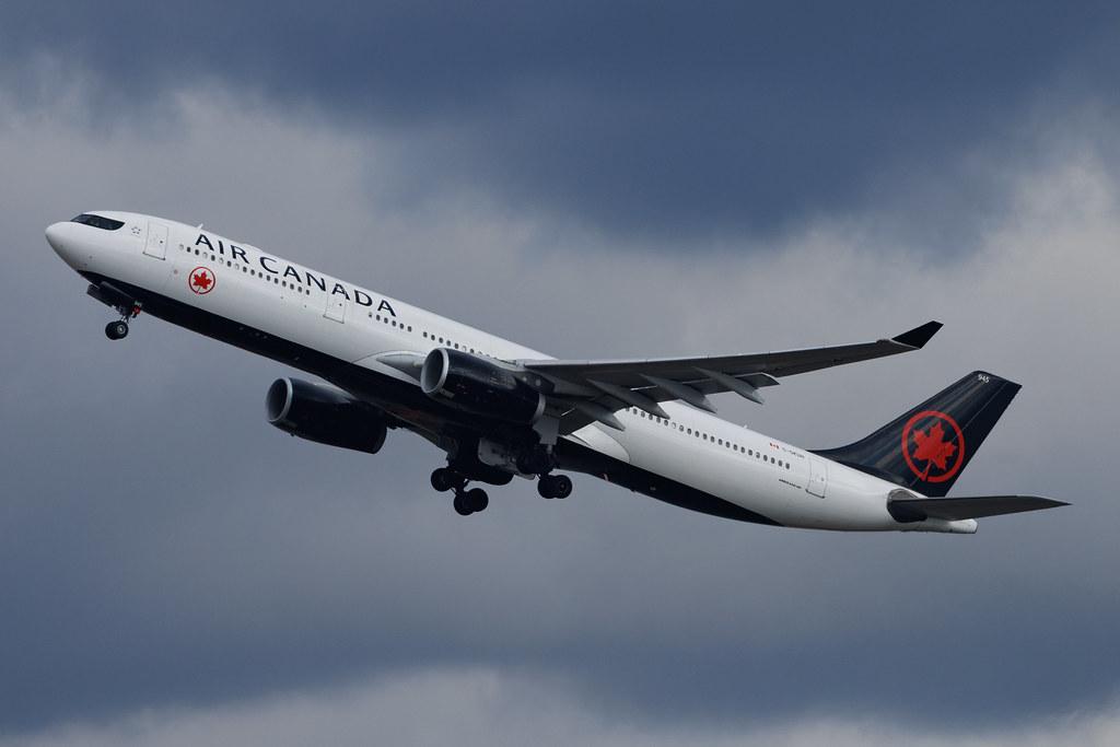 Vienna International Airport: Air Canada (AC / ACA) | Airbus A330-343 A333 | C-GKUH | MSN 1156