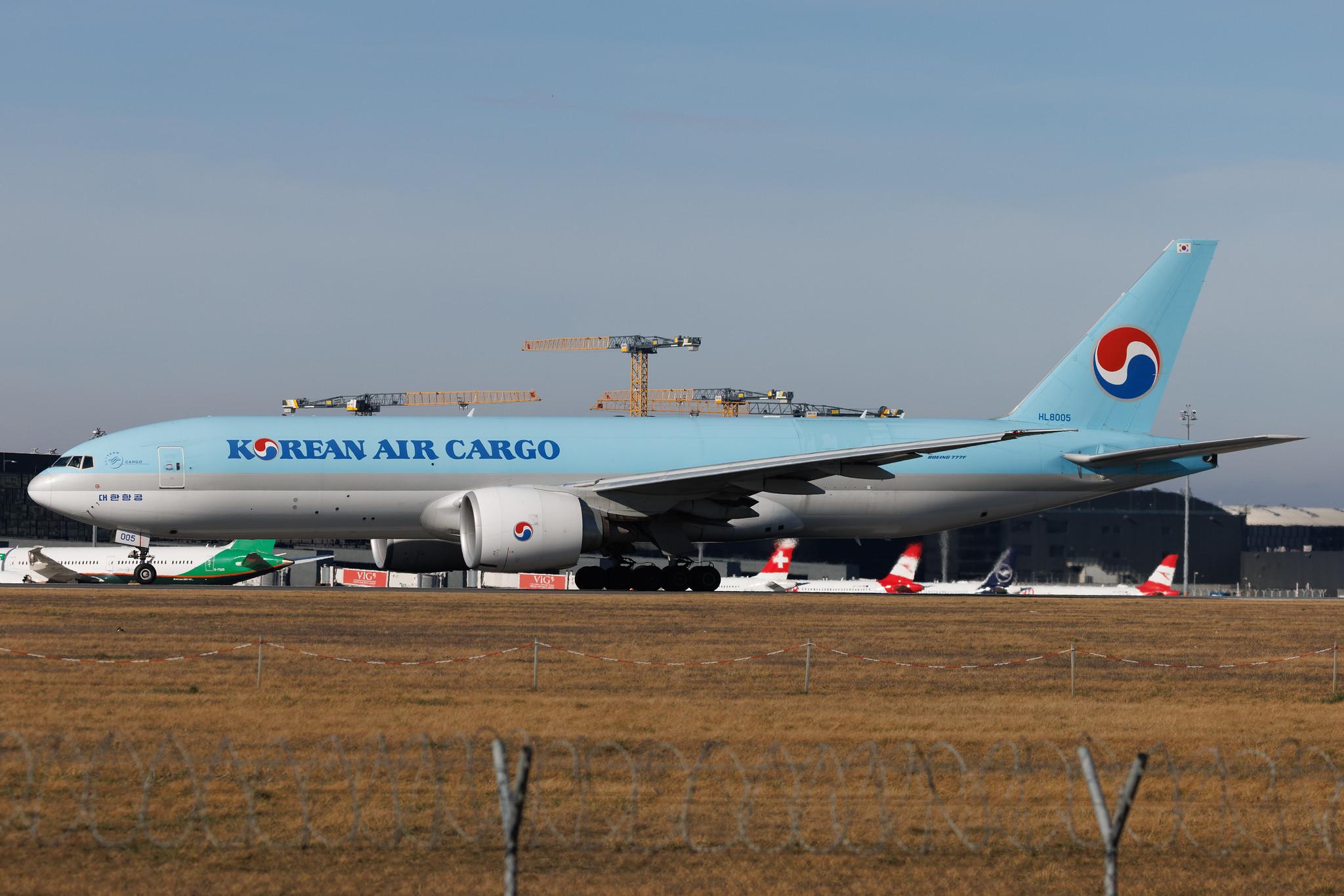 Vienna International Airport: Korean Air Cargo (KE / KAL) | Operator: Korean Air | Boeing 777-FB5 B77L | HL8005 | MSN 37642