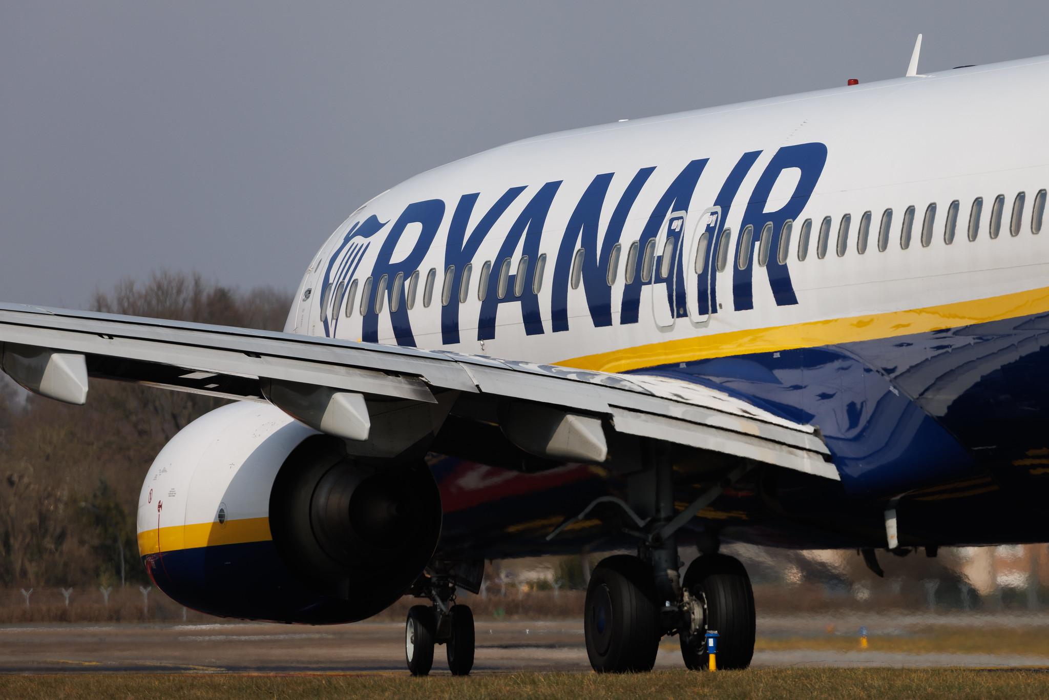 Hamburg Airport: Ryanair (FR / RYR) | Boeing 737-8AS B738 | EI-DHF | MSN 33575