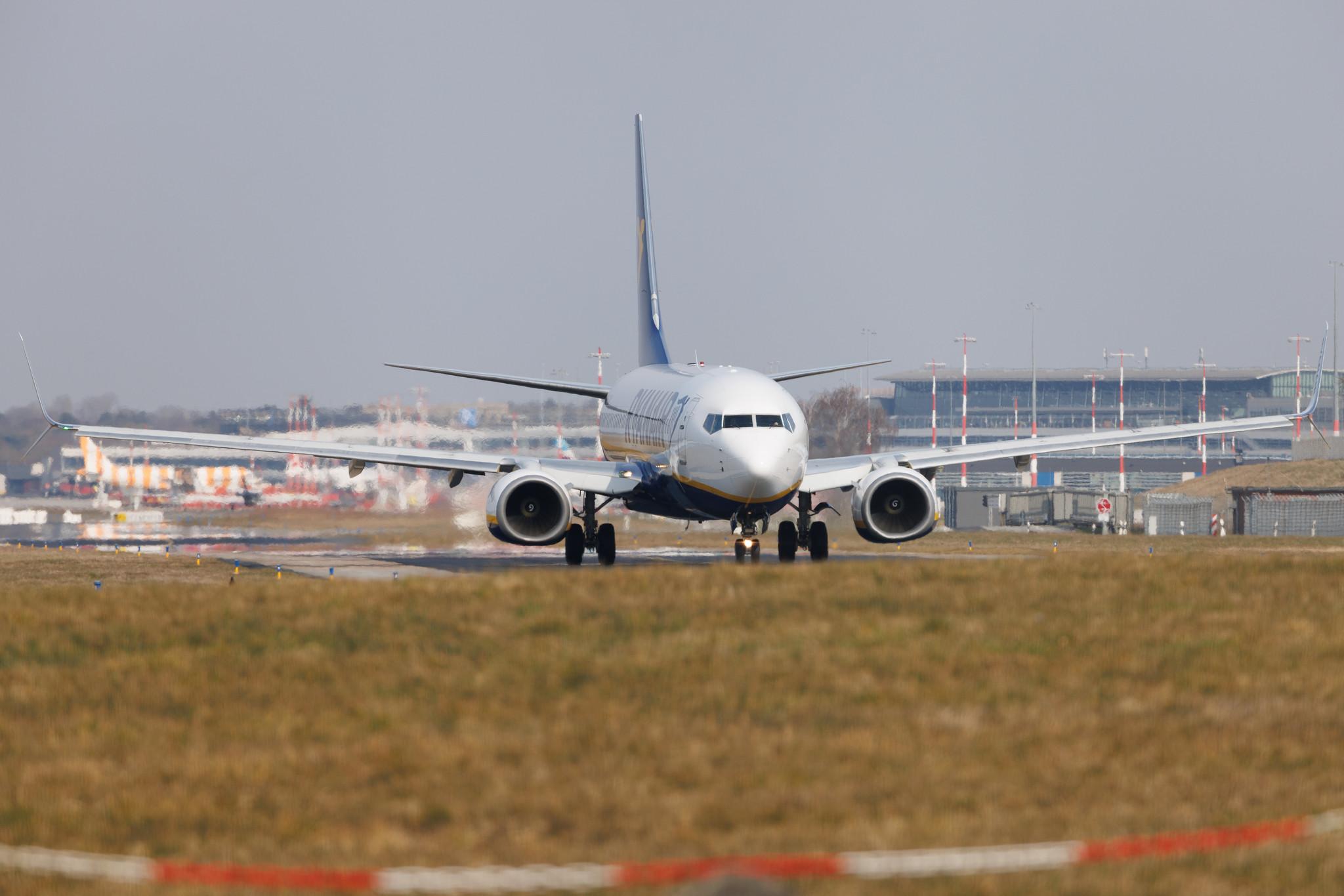 Hamburg Airport: Ryanair (FR / RYR) | Boeing 737-8AS B738 | EI-DHF | MSN 33575