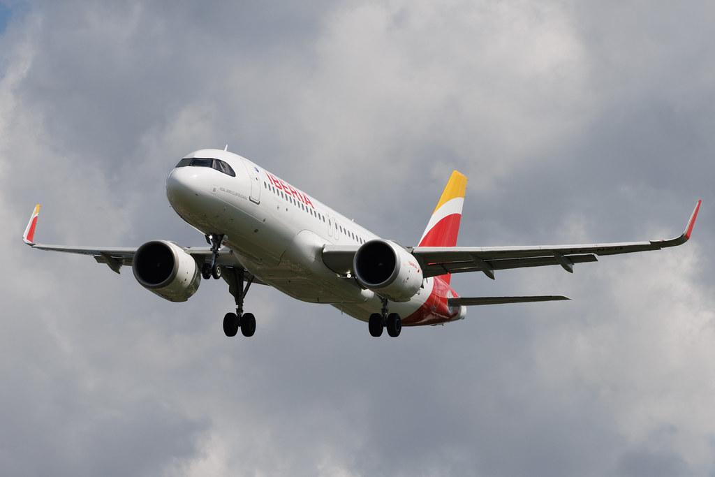 London Heathrow: Iberia (IB / IBE) | Airbus A320-251N A20N | EC-NZQ | MSN 11455