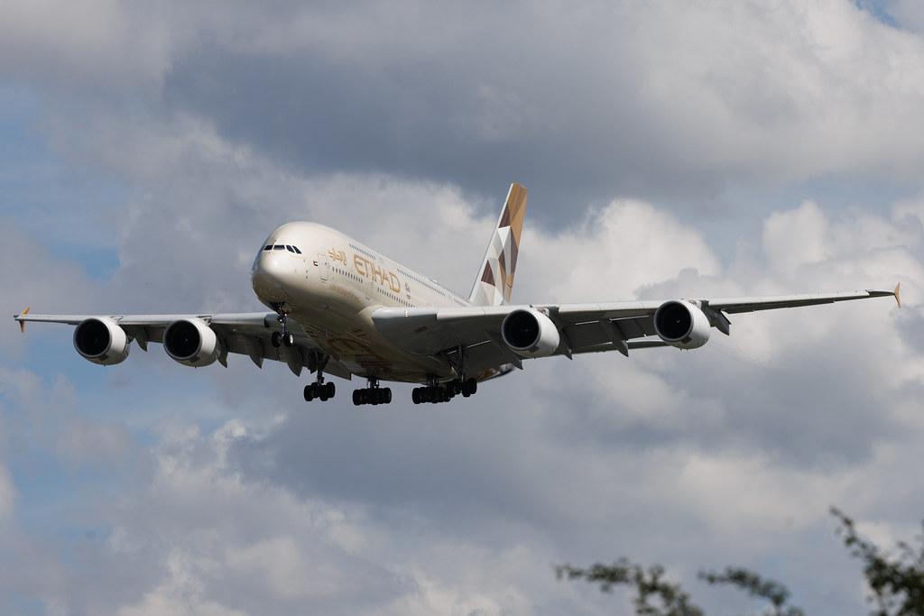London Heathrow: Etihad Airways (EY / ETD) | Airbus A380-861 A388 | A6-API | MSN 233