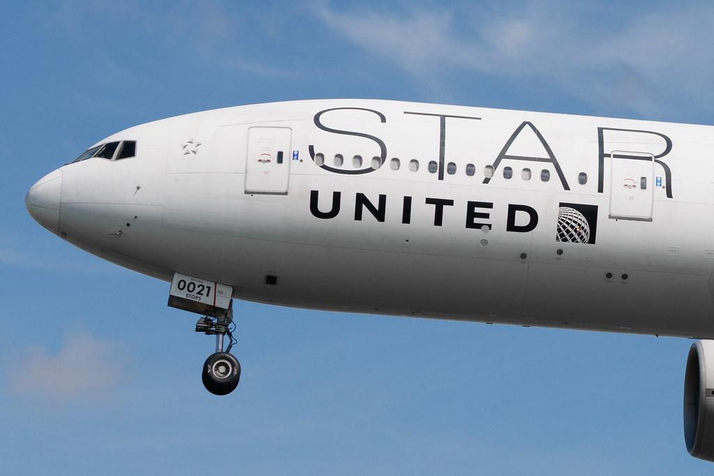London Heathrow: United Airlines (UA / UAL) | Livery: Star Alliance Livery | Boeing 777-224ER B772 | N76021 | MSN 39776