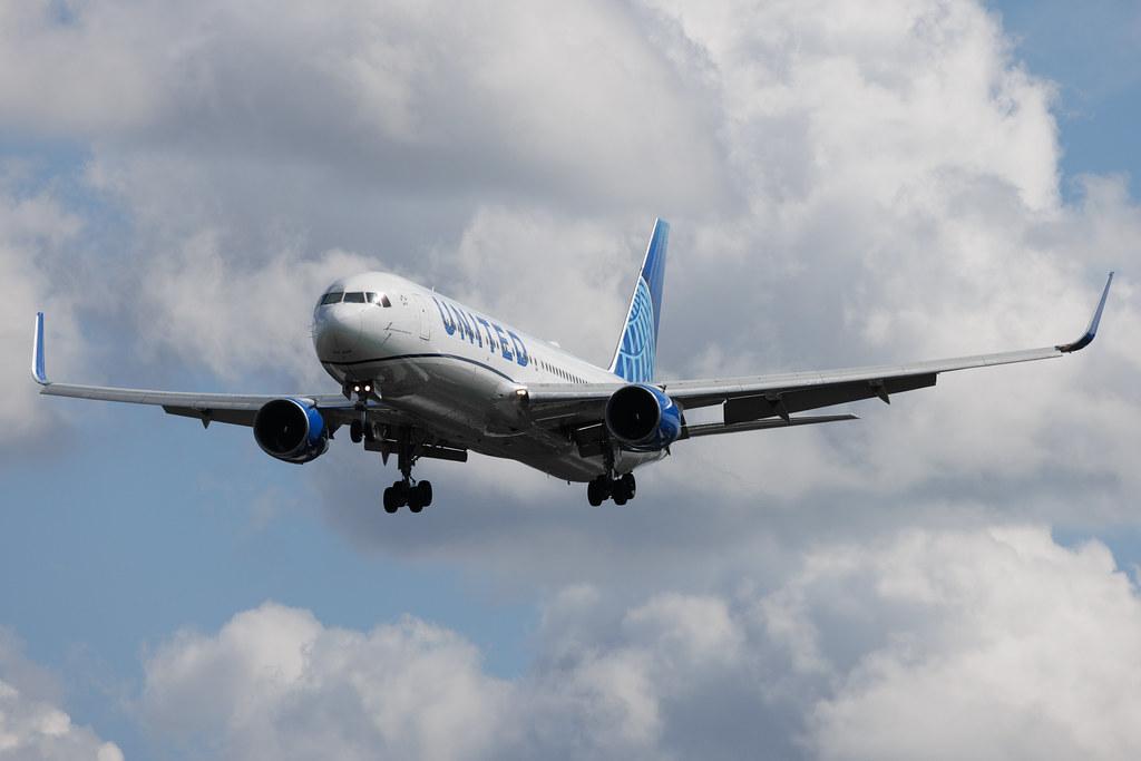 London Heathrow: United Airlines (UA / UAL) | Boeing 767-322(ER) B763 | N666UA | MSN 29238