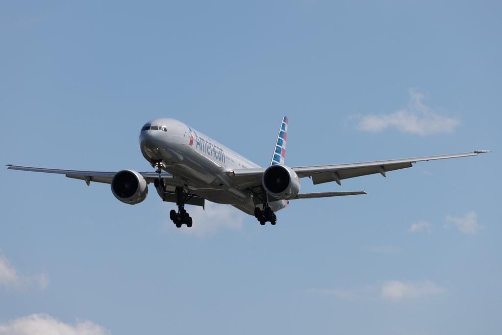London Heathrow: American Airlines (AA / AAL) | Boeing 777-323(ER) B77W | N726AN | MSN 31550