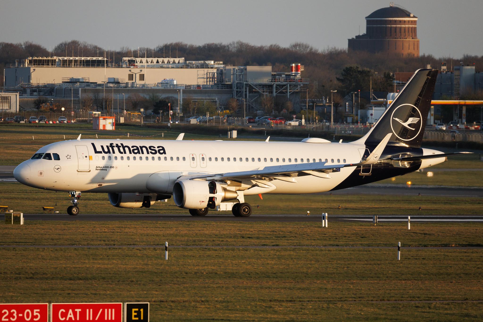 Hamburg Airport: Lufthansa (LH / DLH) | Airbus A320-214 A320 | D-AIUB | MSN 5972