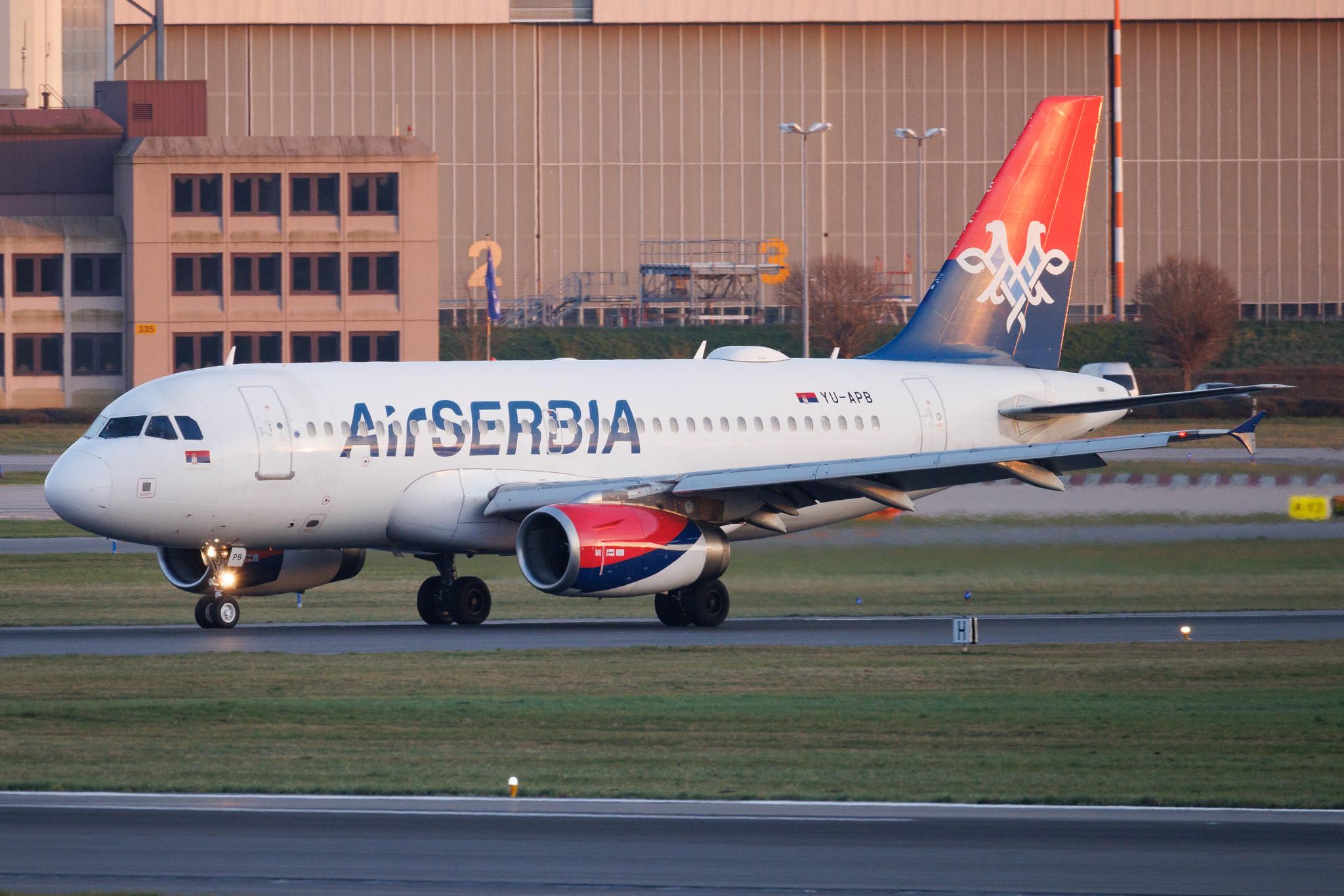 Hamburg Airport: AirSERBIA (JU / ASL) | Airbus A319-132 A319 | YU-APB | MSN 02296