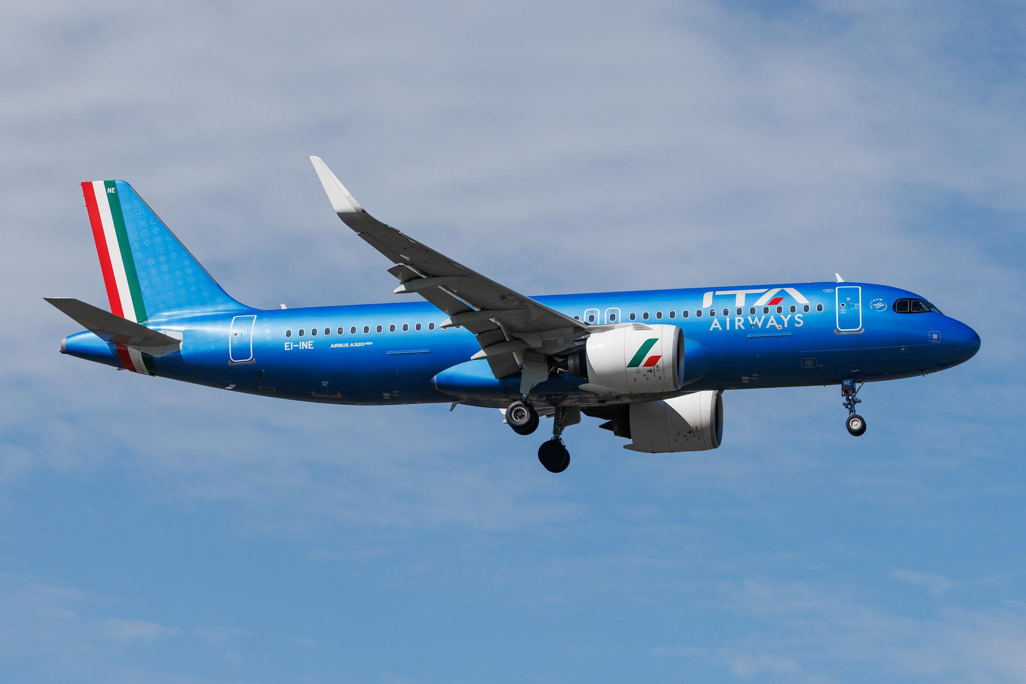 Hamburg Airport: ITA Airways (AZ / ITY) | Airbus A320-272N A20N | EI-INE | MSN 11502