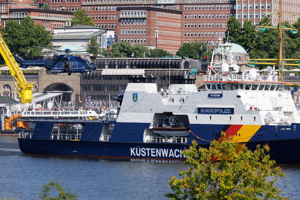 Maritime Sicherheit auf See: Leistungsfähigkeit der Bundespolizei, mit Einsatzuschiffen und Hubschrauber: Germany - Bundespolizei | Airbus Helicopters H215 AS32 | D-HEGT | MSN 2071