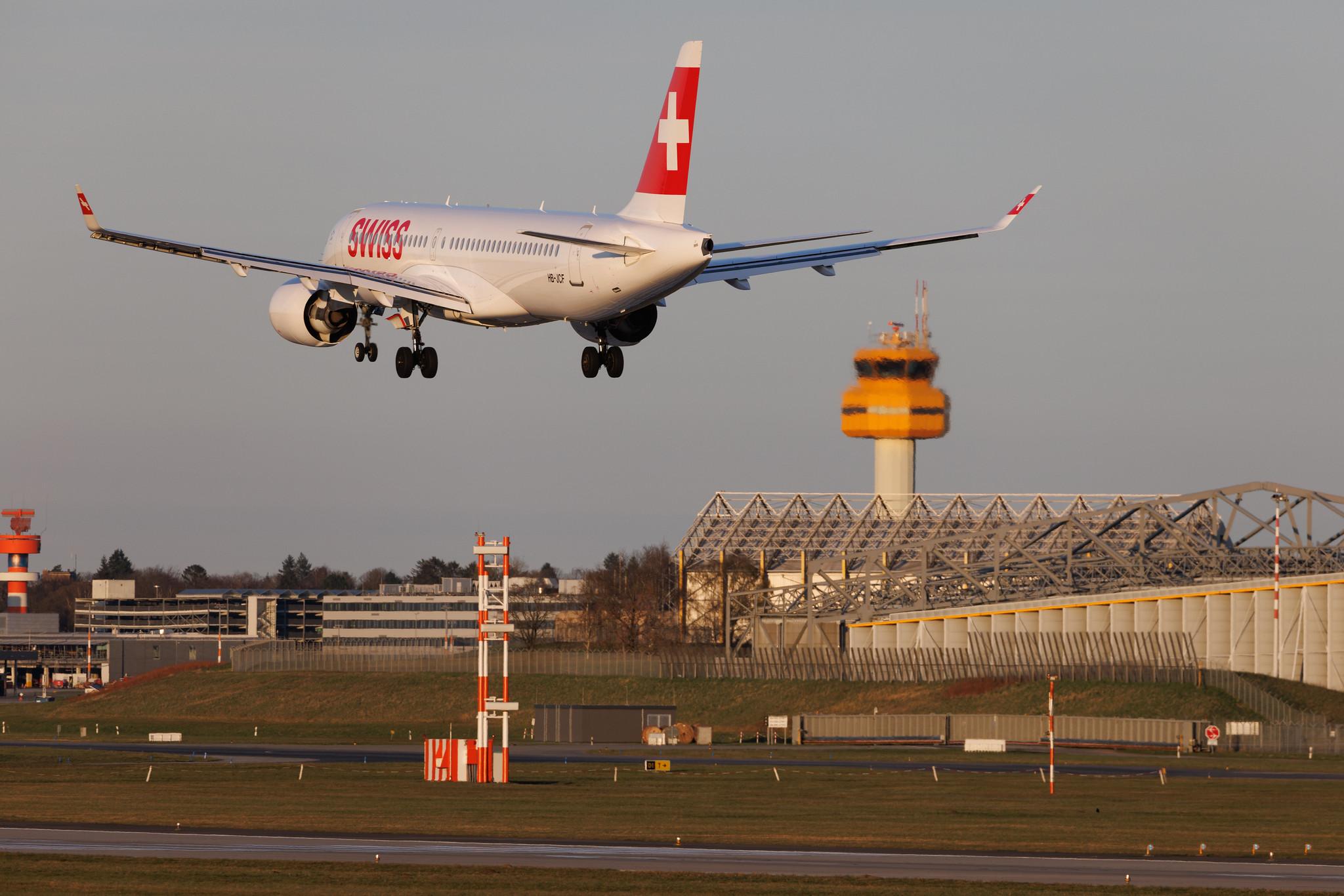 Hamburg Airport: Swiss (LX / SWR) | Airbus A220-300 BCS3 | HB-JCF | MSN 55015