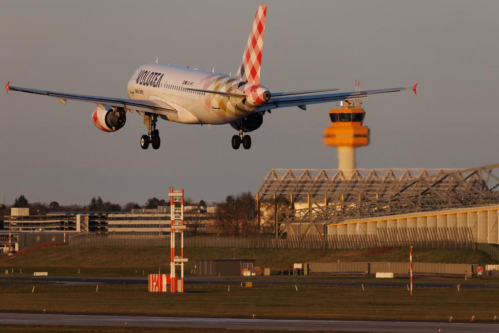 Hamburg Airport: Volotea (V7 / VOE) | Airbus A319-111 A319 | EC-MTC | MSN 02258