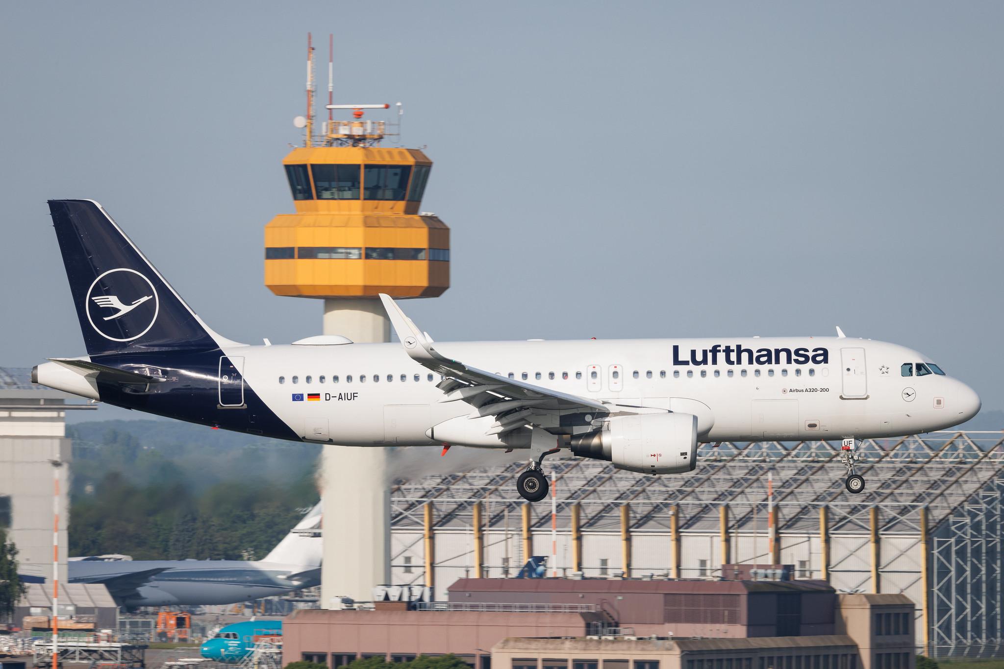 Hamburg Airport: Lufthansa (LH / DLH) | Airbus A320-214 A320 | D-AIUF | MSN 6141