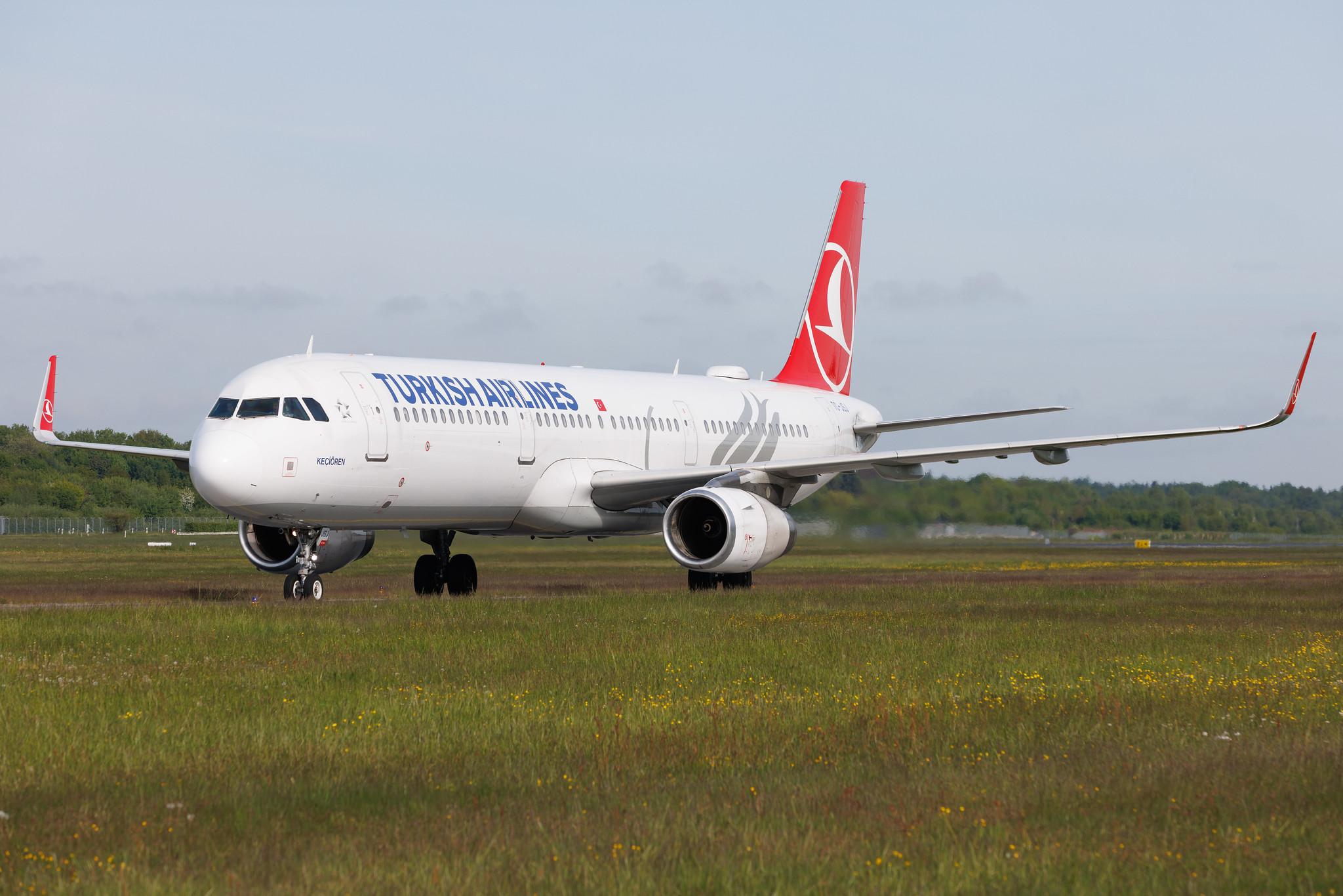 Hamburg Airport: Turkish Airlines (TK / THY) | Airbus A321-231 A321 | TC-JSJ | MSN 5633