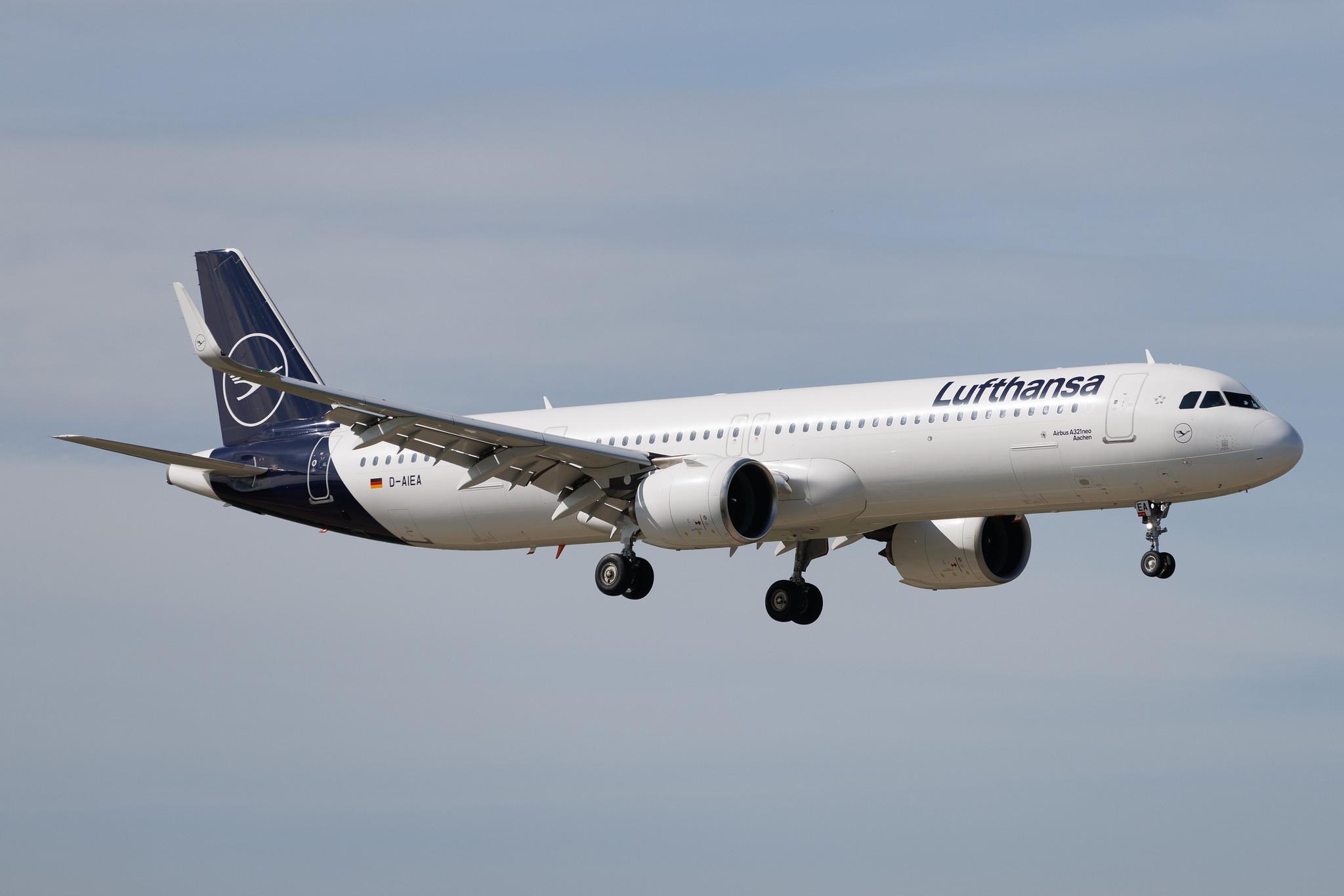 Hamburg Airport: Lufthansa (LH / DLH) | Airbus A321-271NX A21N | D-AIEA | MSN 8761