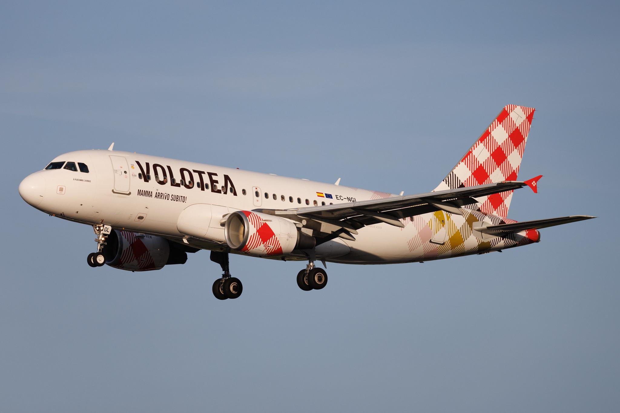 Hamburg Airport: Volotea (V7 / VOE) | Airbus A319-112 A319 | EC-NGL | MSN 02879