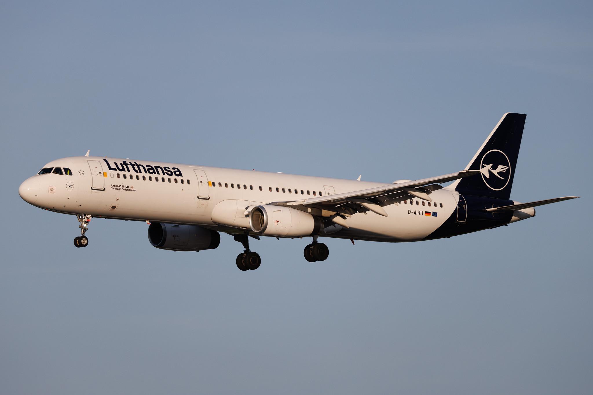 Hamburg Airport: Lufthansa (LH / DLH) | Airbus A321-131 A321 | D-AIRH | MSN 0412