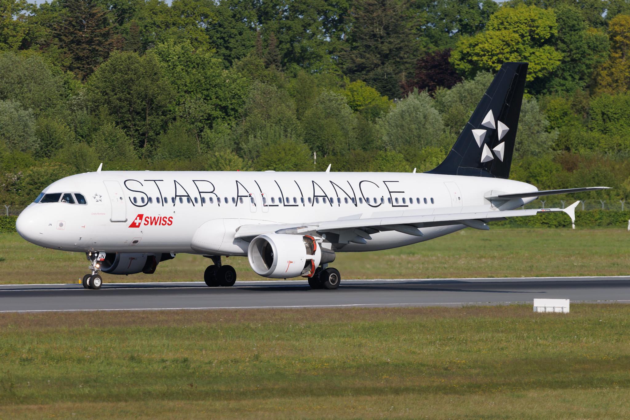 Hamburg Airport: Swiss (LX / SWR) | Livery: Star Alliance Livery | Airbus A320-214 A320 | HB-IJN | MSN 0643