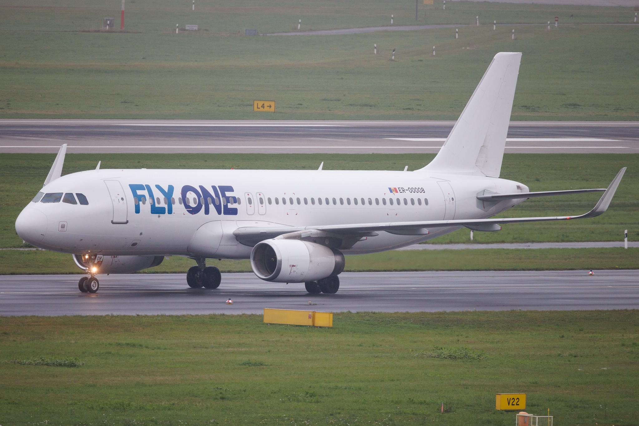 Düsseldorf Airport: FlyOne (5F / FIA) | Airbus A320-233 A320 | ER-00008 | MSN 05840