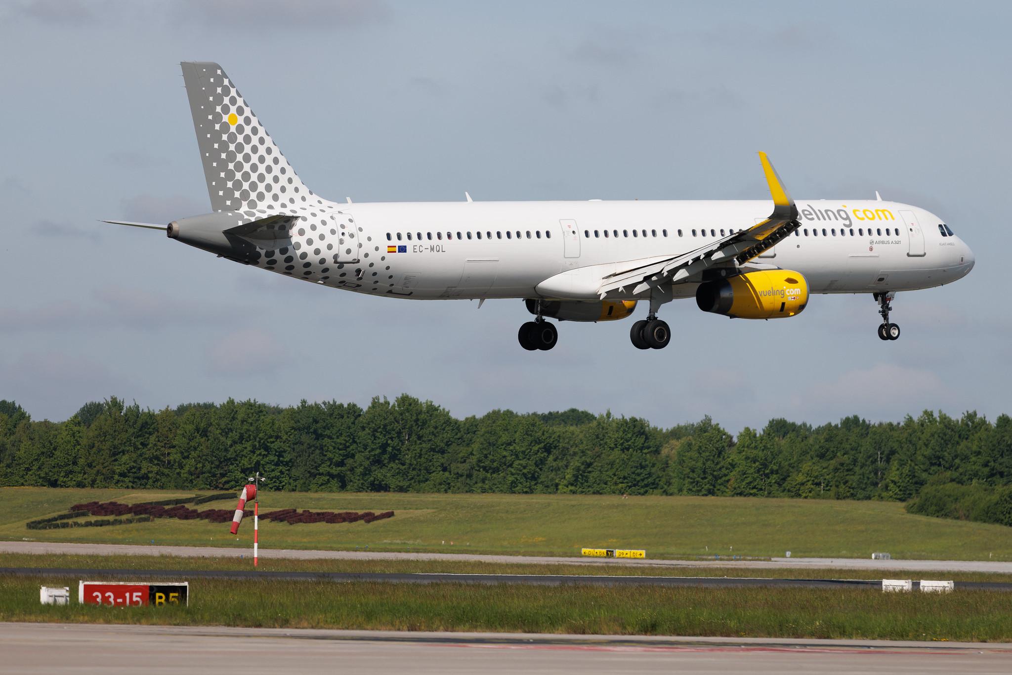 Hamburg Airport: Vueling (VY / VLG) | Airbus A321-231 A321 | EC-MQL | MSN 07621