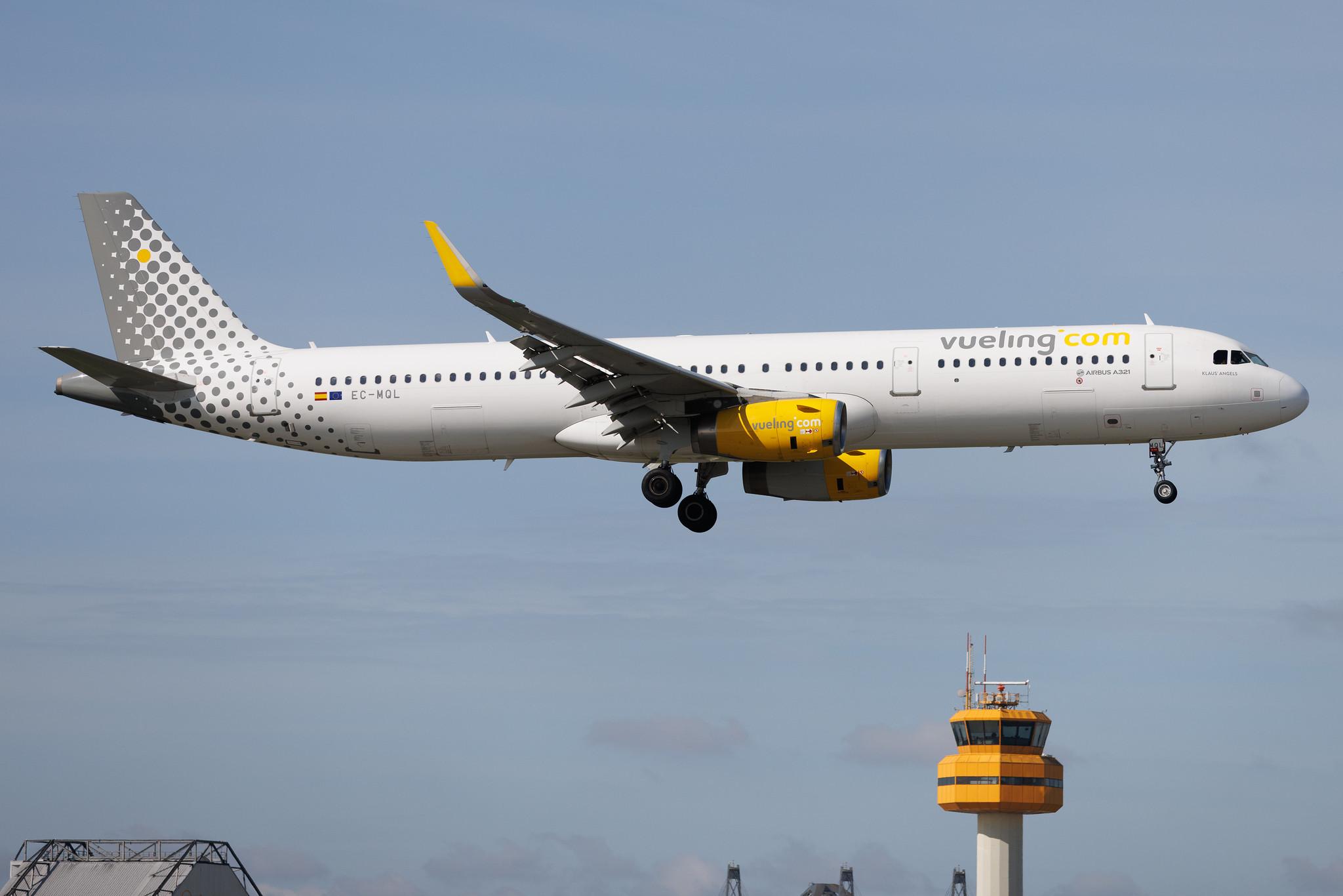 Hamburg Airport: Vueling (VY / VLG) | Airbus A321-231 A321 | EC-MQL | MSN 07621