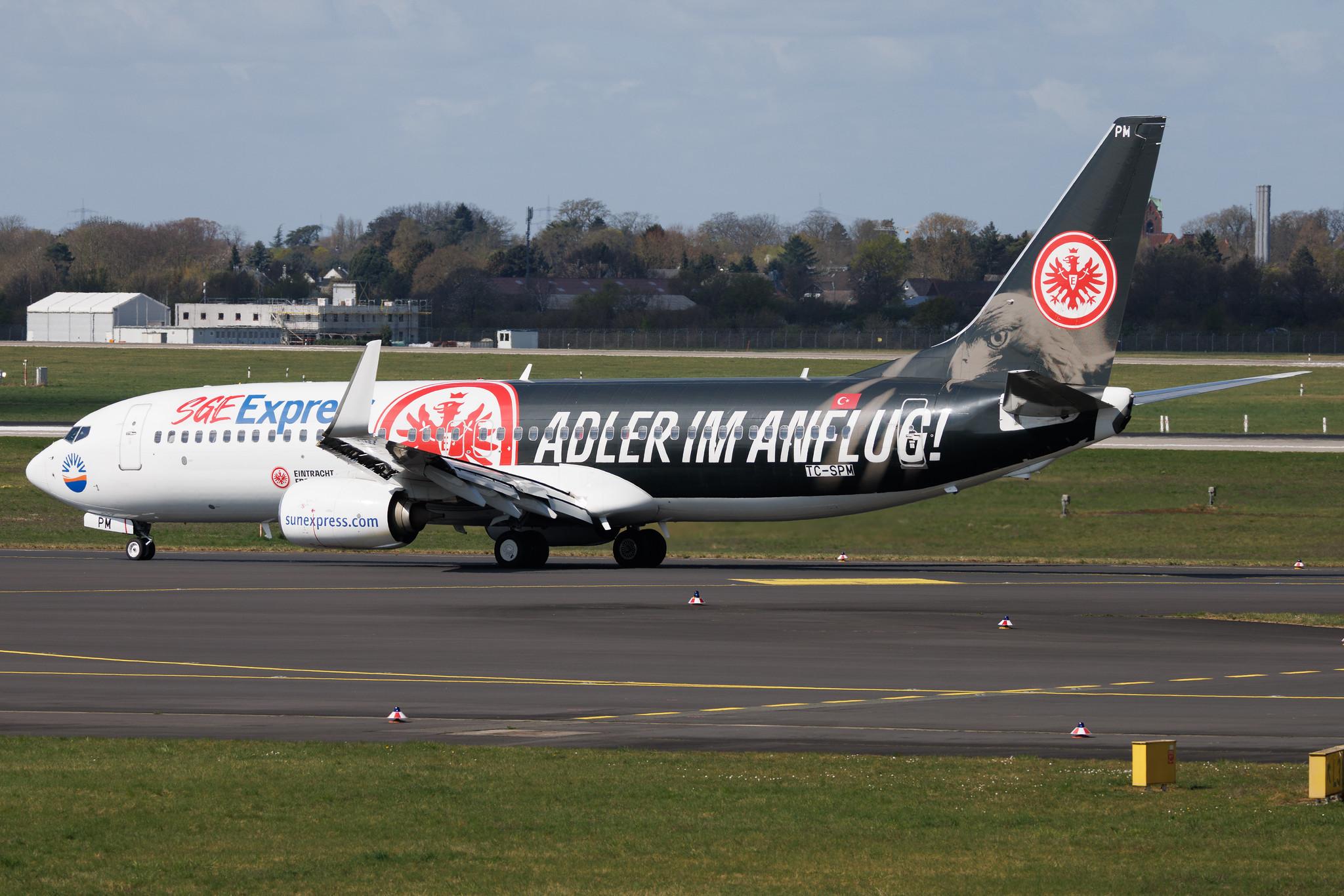 Düsseldorf Airport: SunExpress (XQ / SXS) | Livery: Eintracht Frankfurt Livery | Boeing 737-8MA B738 | TC-SPM | MSN 40945