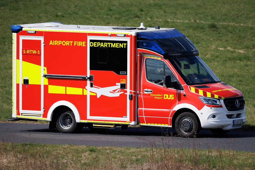 Düsseldorf Airport: Airport Fire Department 1-RTW-1