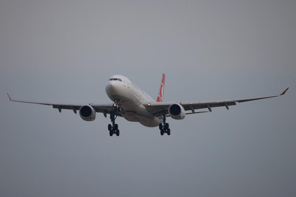 Flughafen Berlin Brandenburg: Turkish Airlines (TK / THY) | Airbus A330-343 A333 | TC-JNO | MSN 1298
