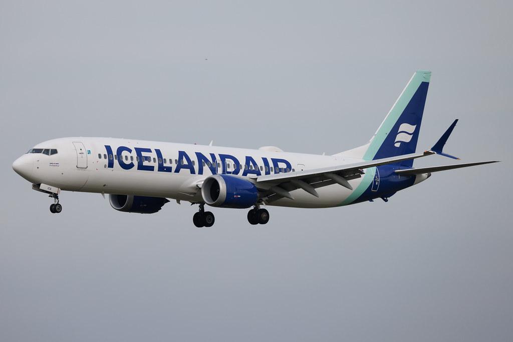 Flughafen Berlin Brandenburg: Icelandair (FI / ICE) | Boeing 737 MAX 9 B39M | TF-ICA | MSN 44357