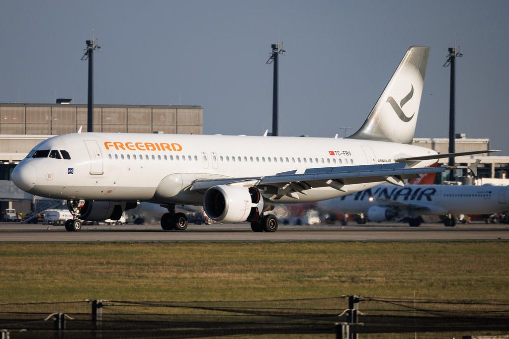 Flughafen Berlin Brandenburg: Freebird Airlines (FH / FHY) | Airbus A320-214 A320 | TC-FBV | MSN 4658