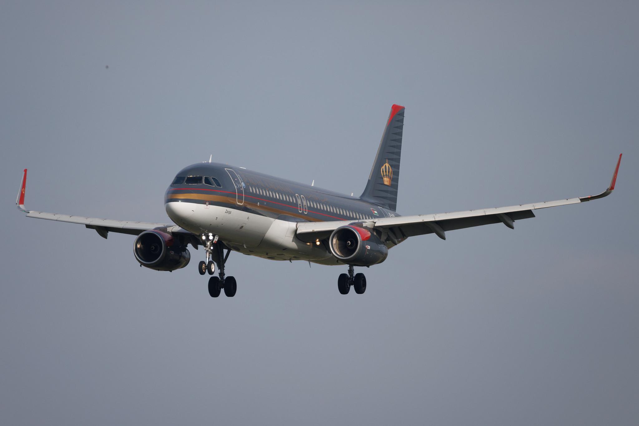 Flughafen Berlin Brandenburg: Royal Jordanian (RJ / RJA) | Airbus A320-232 A320 | JY-AZD | MSN 06474