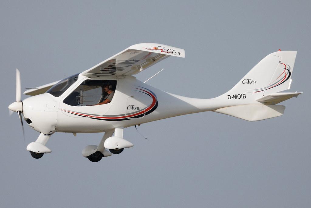 Flughafen Berlin Brandenburg: Private owner | Flight Design CTSW FDCT | D-MOIB | MSN n/a